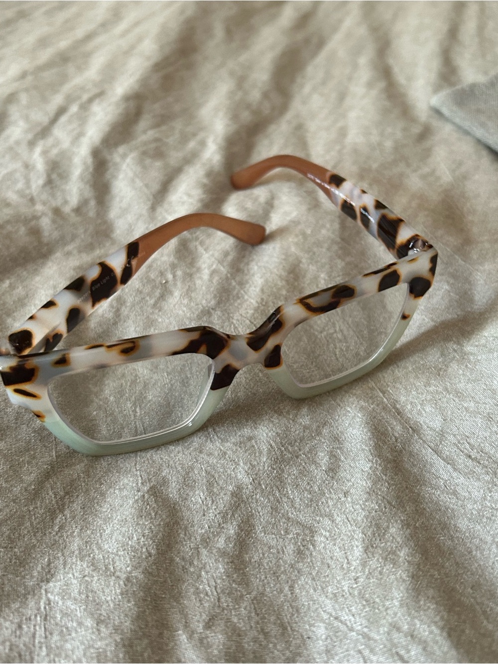 Tortoiseshell Rectangular Women's Eyeglasses - Brown/White 1.5 mag